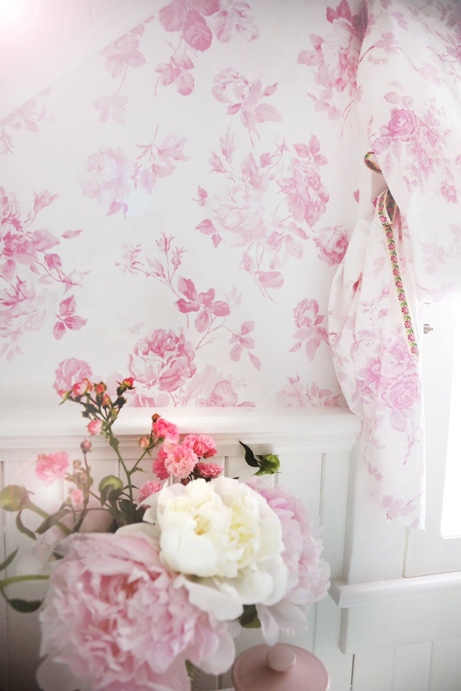 Everblooming Rosettes Standard Wallpaper - Image 3